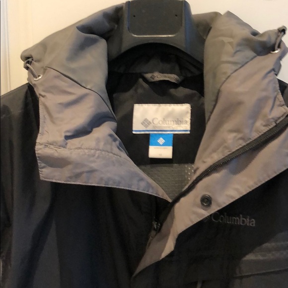 Like new Men’s Columbia windbreaker Jacket - Picture 2 of 3